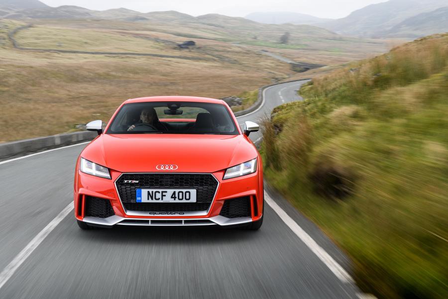  Audi TT RS Coupe (8S) 2016 года  (UK) (фото 15 из 40)